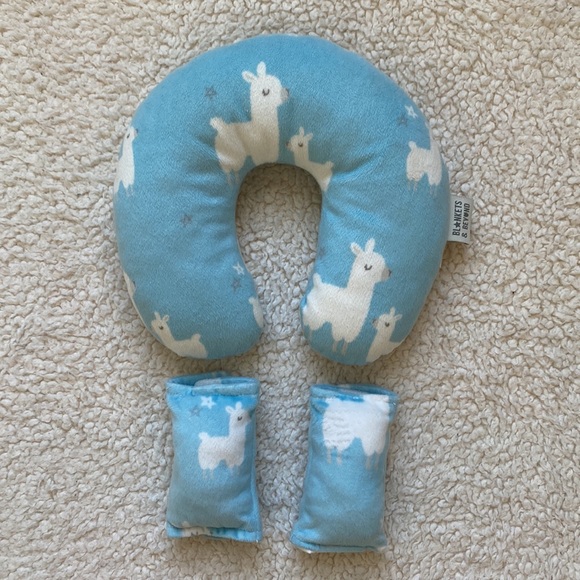 Blankets & Beyond Baby Neck Pillow and Strap Cushions - Picture 1 of 9